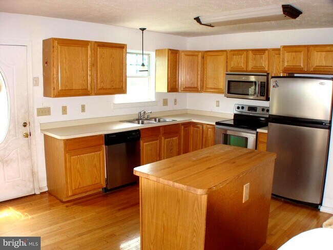 Building Photo - 12140 Double Tree Ln