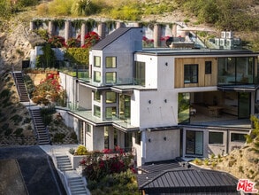 Building Photo - 3755 Camino de la Cumbre