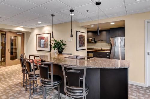 Building Photo - 1 bedroom in Seattle WA 98121