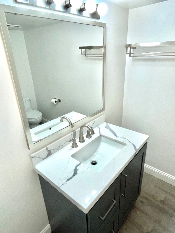 Foto del edificio - 17200 Newhope St