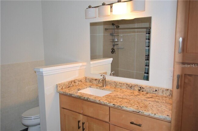 Foto del edificio - 4028 Crockers Lake Blvd