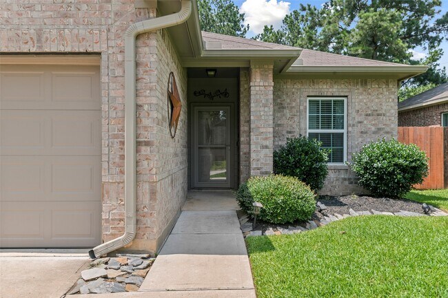 Building Photo - 18682 Legend Oaks Dr