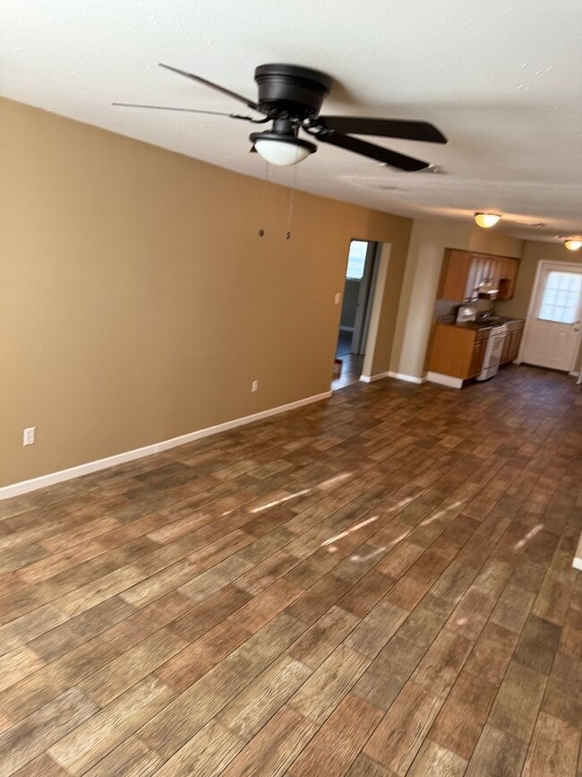 Building Photo - 4819-4821 Lynhuber Dr