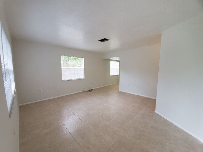 Building Photo - 3916 25th St W