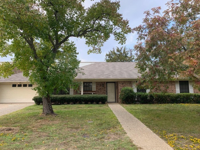 Now Available 3 bedroom 2 bath!! House Rental in Tyler, TX