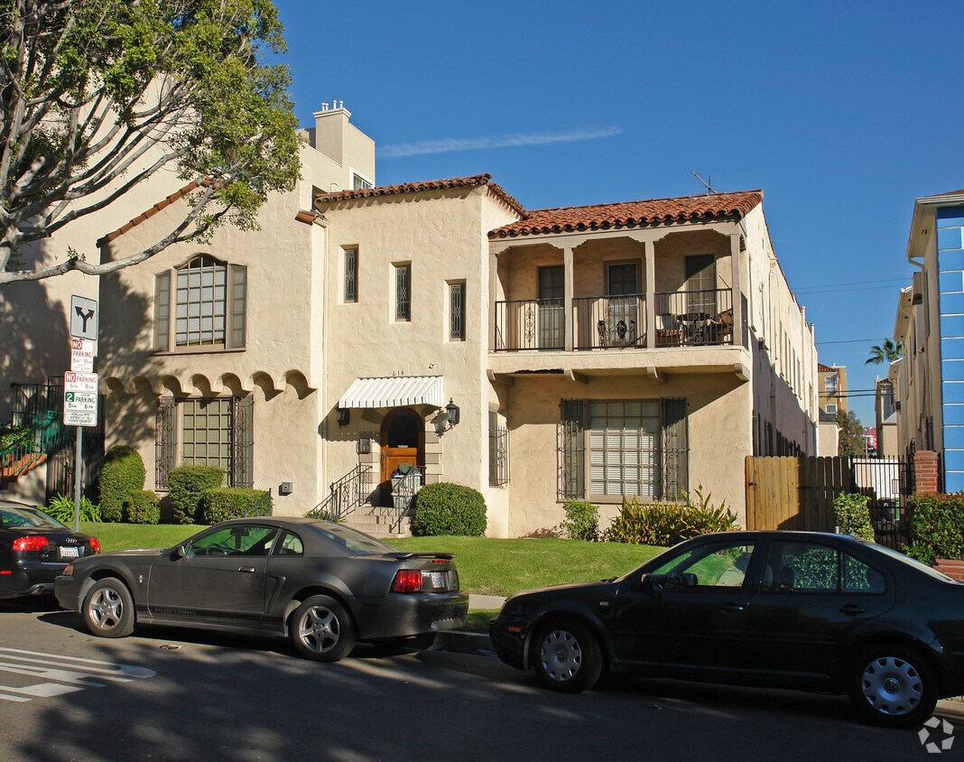 Foto principal - 614 S Cloverdale Ave