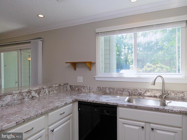 Foto del edificio - 11701 Summerchase Cir