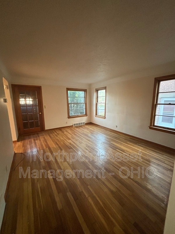 Building Photo - 21270 Goller Ave