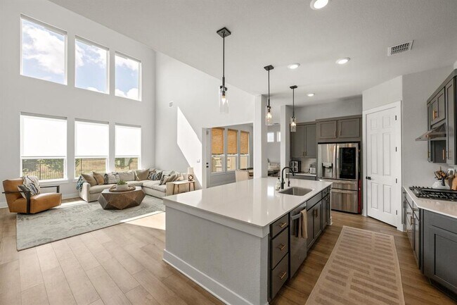 Foto del edificio - 360 Crescent Moon Ct