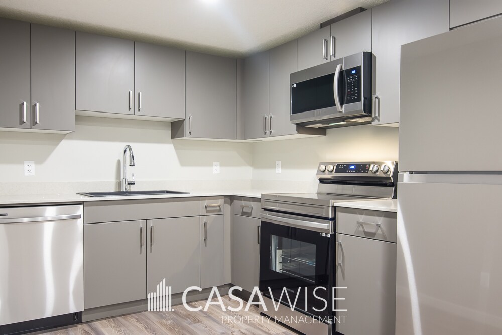 Photo principale - 6239-6176 176 Ave NW