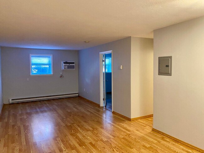 Foto del edificio - Updated Medford One Bed Condo With Parking