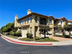 Building Photo - 1351 Isabella Way