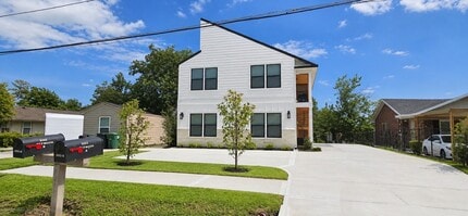 Building Photo - 5102 Haywood St