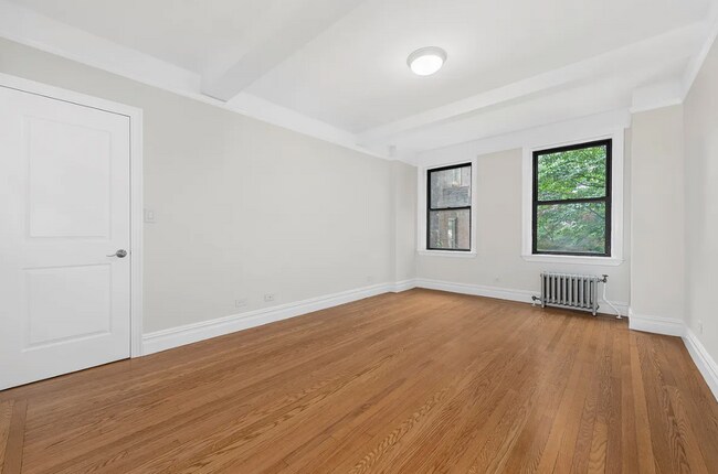 BEDROOM - 34 E 67th