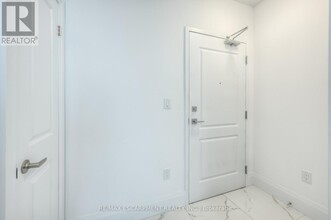 Building Photo - 450 Dundas St E