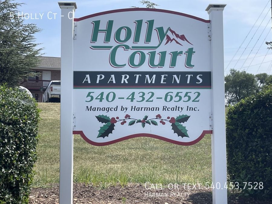 Primary Photo - Recently remodeled 3 bedroom, 1.5 bath Tow...