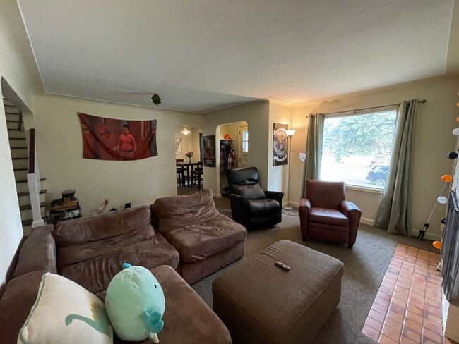 Foto del edificio - AVAILABLE JUNE 1ST -4 bed/ 2 bath Home Near Campus!