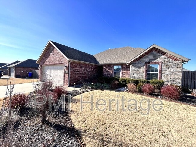Building Photo - 206 Peyton St