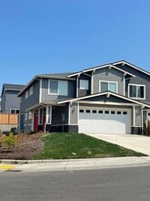 Building Photo - 6435 Yorktown Pl NE
