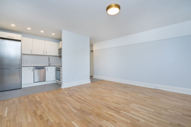 Building Photo - 110 Oriole Pkwy