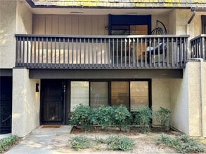 Building Photo - 618 Briarwood Ln