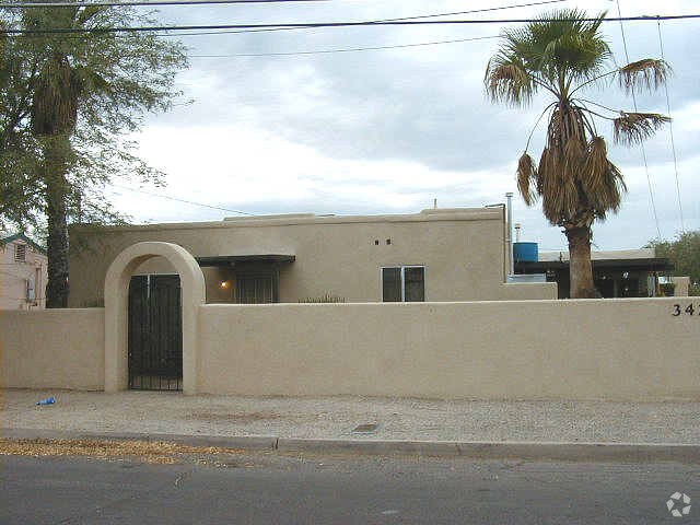 Primary Photo - 3421 N Los Altos Ave