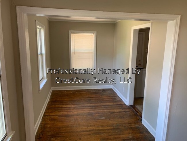 Building Photo - 2273 Longstreet Dr