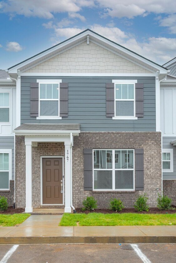 Primary Photo - Beautiful 3 bed 2.5 bath townhome