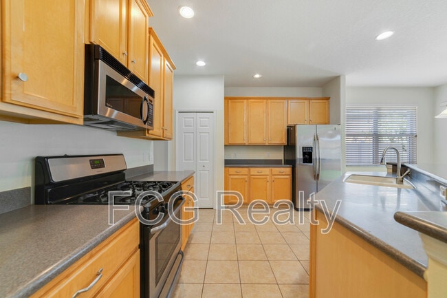 Foto del edificio - 5031 Blue Major Dr