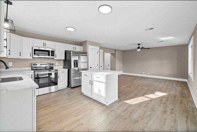 Foto del edificio - 340 Cardinal Creek Dr