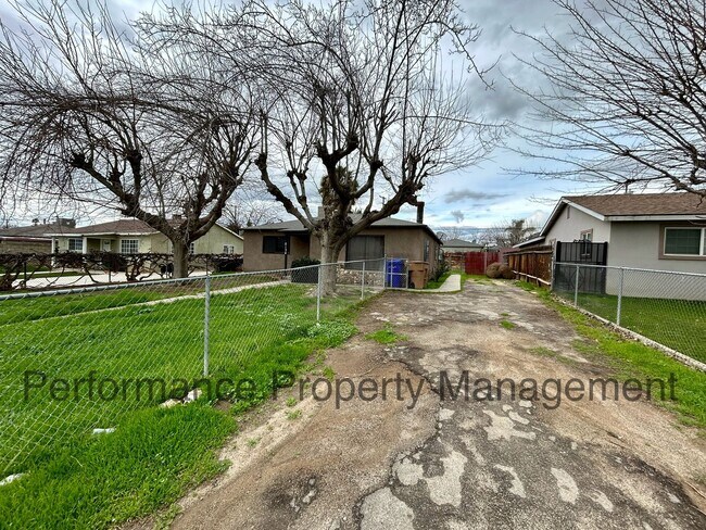 Foto del edificio - Cute 2 Bed/1 Bath Home in SE Bakersfield w...