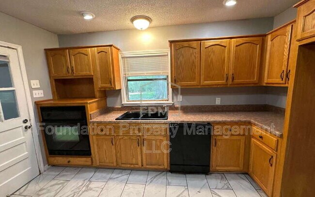 Foto del edificio - 884 Blanchard Rd