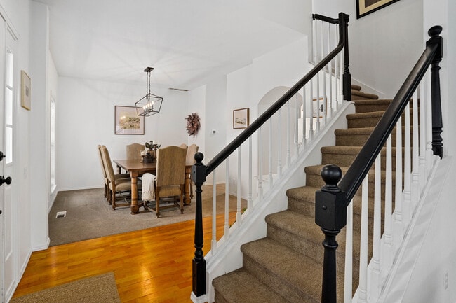 Main Entry - 2845 Eastlake Dr SE