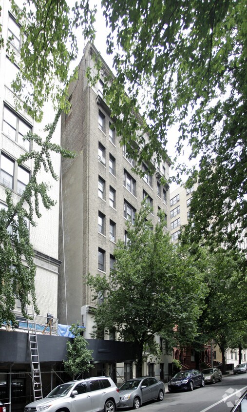 Building Photo - 325 W 77th St