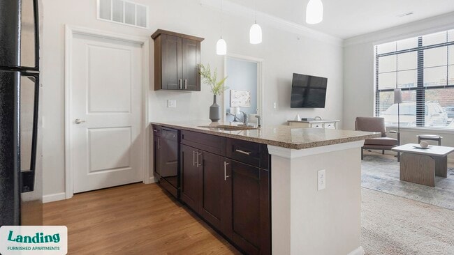 Building Photo - 4050 W Pine Blvd