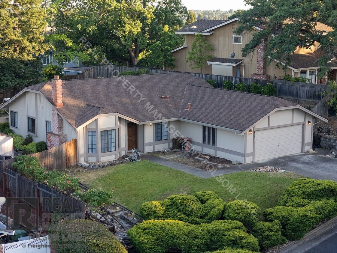 Foto principal - Coming Soon!! 3bd 2ba home on Quiet Court ...