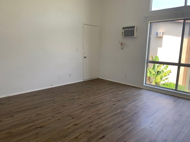 Building Photo - 808 Coriander Dr