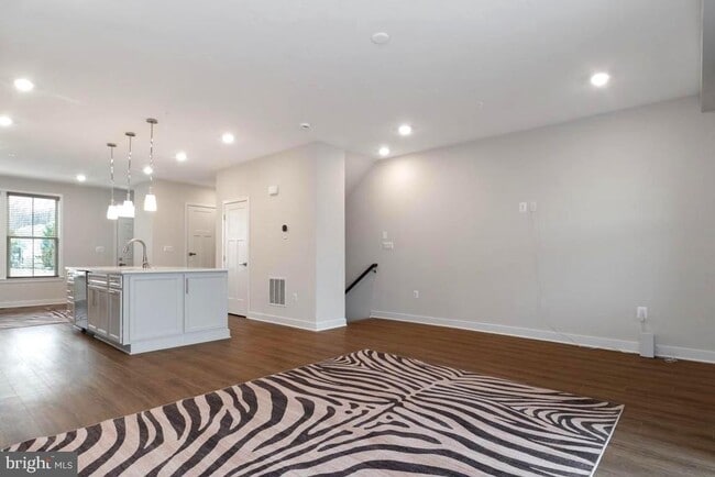 Foto del edificio - 11003 Resort Road