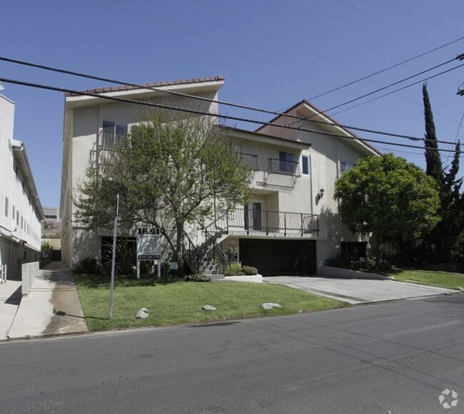 Building Photo - 12835 Kling St