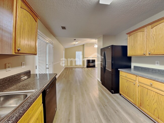 Building Photo - 5029 Kens Ct