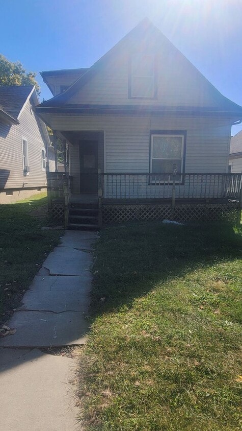 Foto principal - 3 Bedroom 1 Bathroom Home