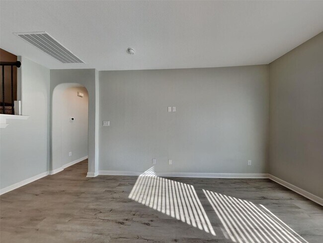 Foto del edificio - 5BR/4BA | Updated Single Family Home | 2-Car Garage | Gated backyard