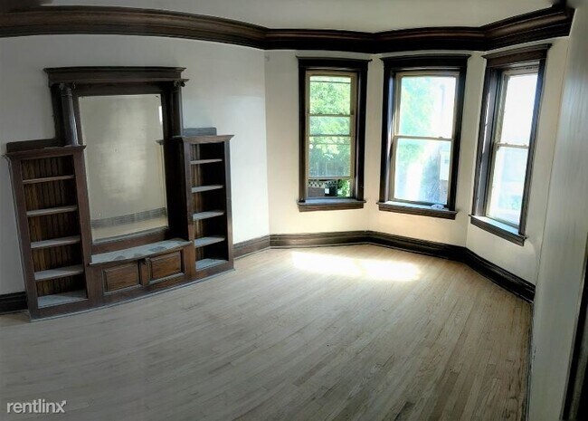 Building Photo - 3 br, 2 bath Apartment - 6512 S Ellis Ave