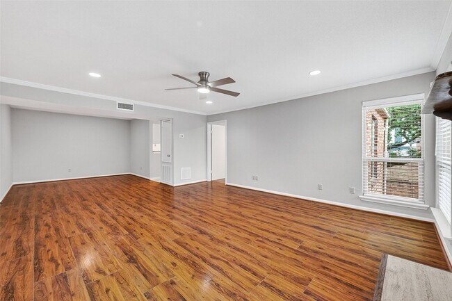 Foto del edificio - 3700 W Clay St
