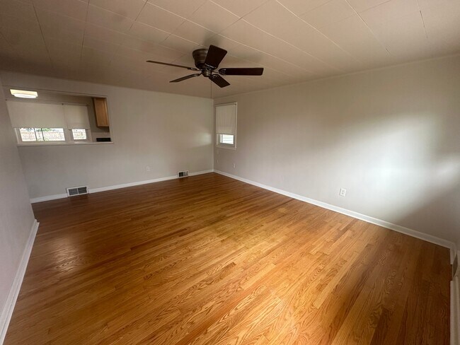 Foto del edificio - 17314 Cloverleaf Rd