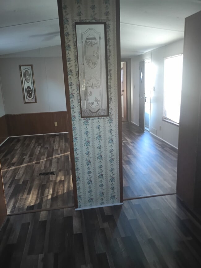 Building Photo - 4-144 Basden Rd