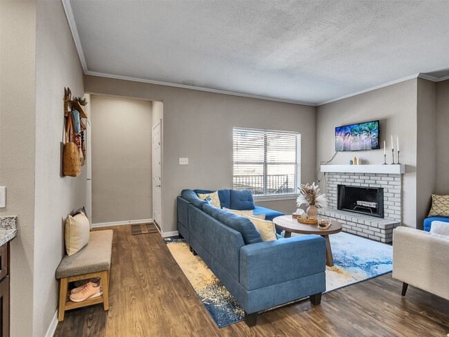 Building Photo - 702 Bering Dr