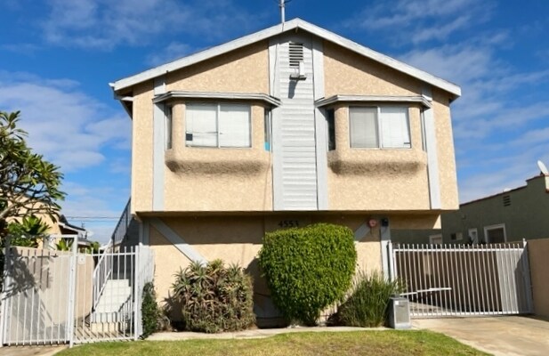 Foto del edificio - 4553 W 116th St