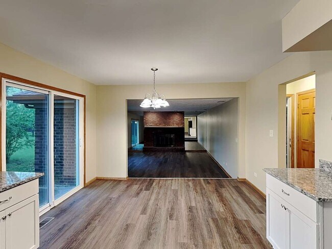 Foto del edificio - 721 Westshore Dr