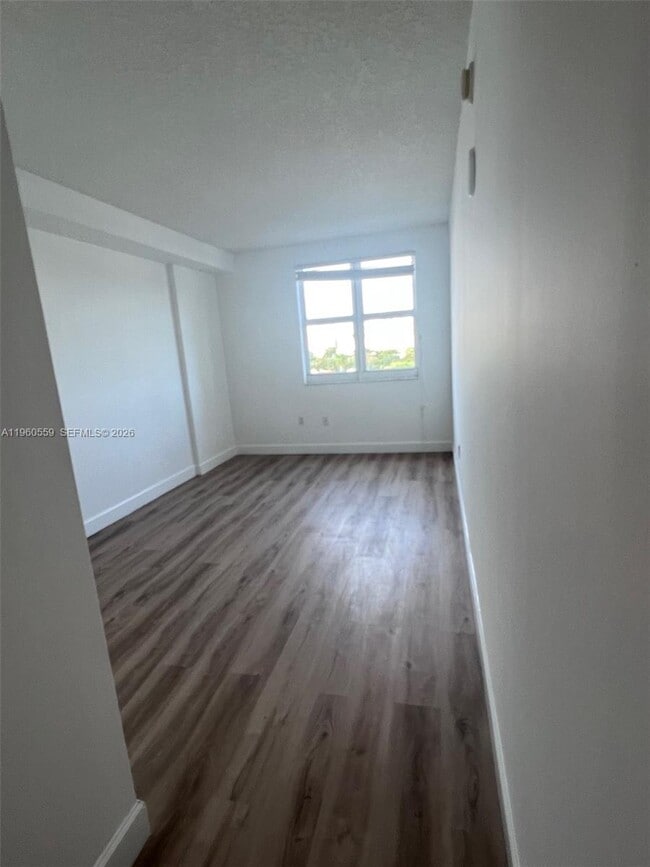 Building Photo - 50 Menores Ave